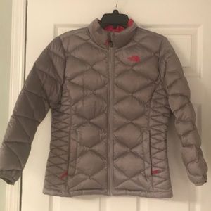 North face girls Xl 550 puffer zip up jacket